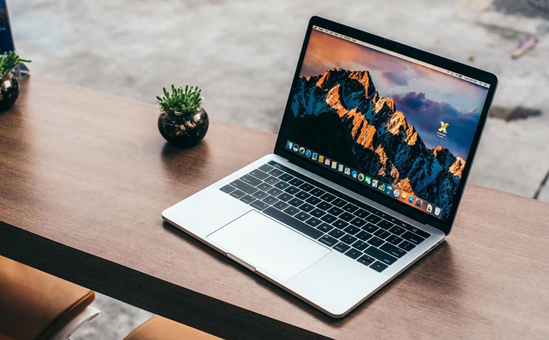 Dưới đây là top laptop văn phòng 20 triệu bạn nên tham khảo Laptop văn phòng 20 triệu sở hữu thiết kế và tính năng ấn tượng