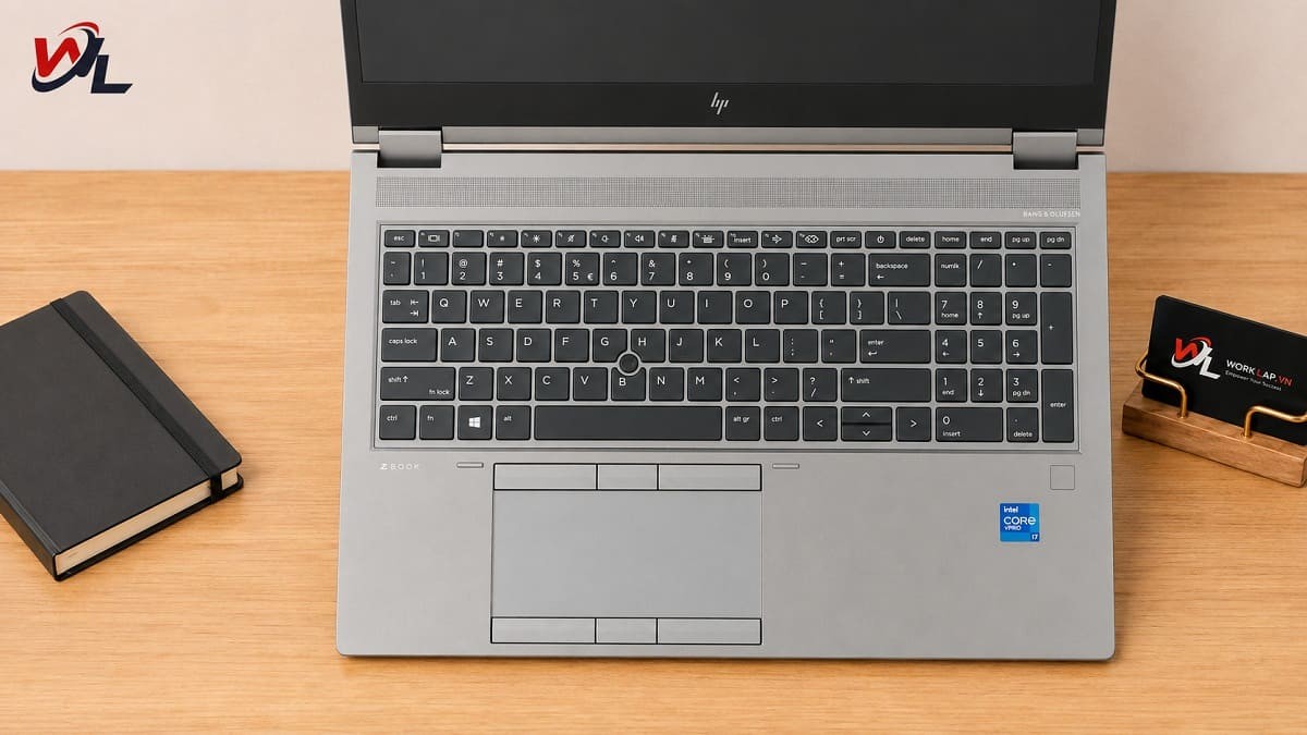 Touchpad mượt mà, hỗ trợ cử chỉ đa điểm, thao tác chính xác và tiện lợi Bàn phím full-size, hành trình sâu, đèn nền hỗ trợ làm việc tối ưu
