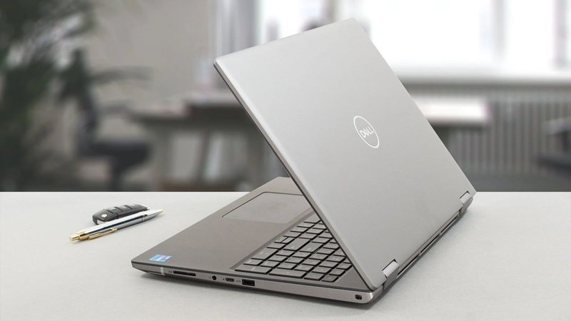 Máy có trang bị đầy đủ cổng kết nối tiện lợi