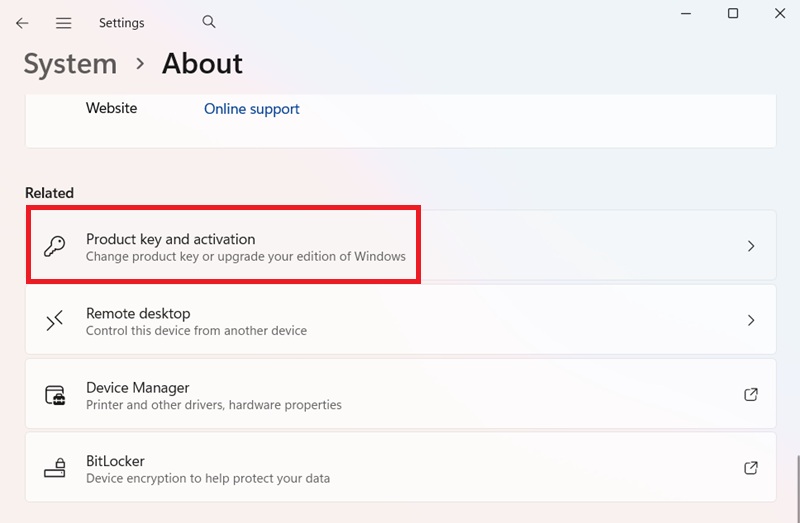 Trong phần About, chọn tiếp Product key and activation