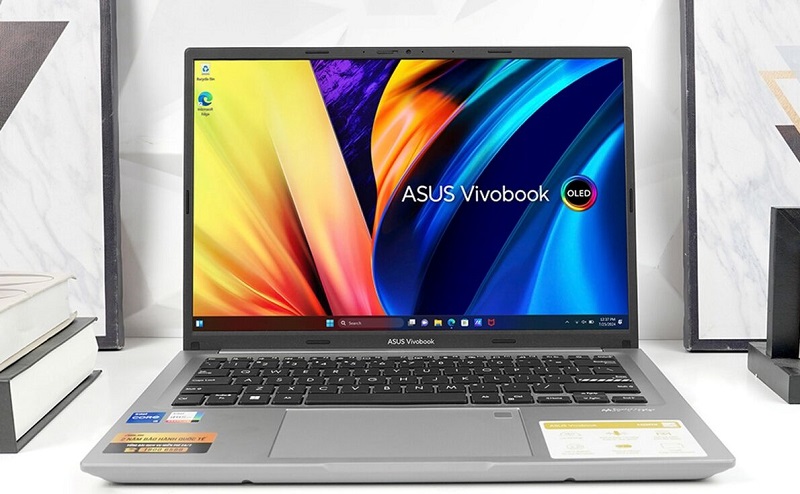 Vivobook Slate là laptop 2 trong 1, sử dụng linh hoạt giữa laptop và tablet