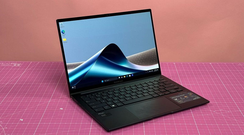Zenbook OLED Series sở hữu thiết kế mỏng nhẹ và hiệu năng mạnh mẽ với màn hình OLED