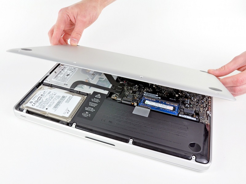 Tháo lắp máy tính để thay ổ cứng SSD
